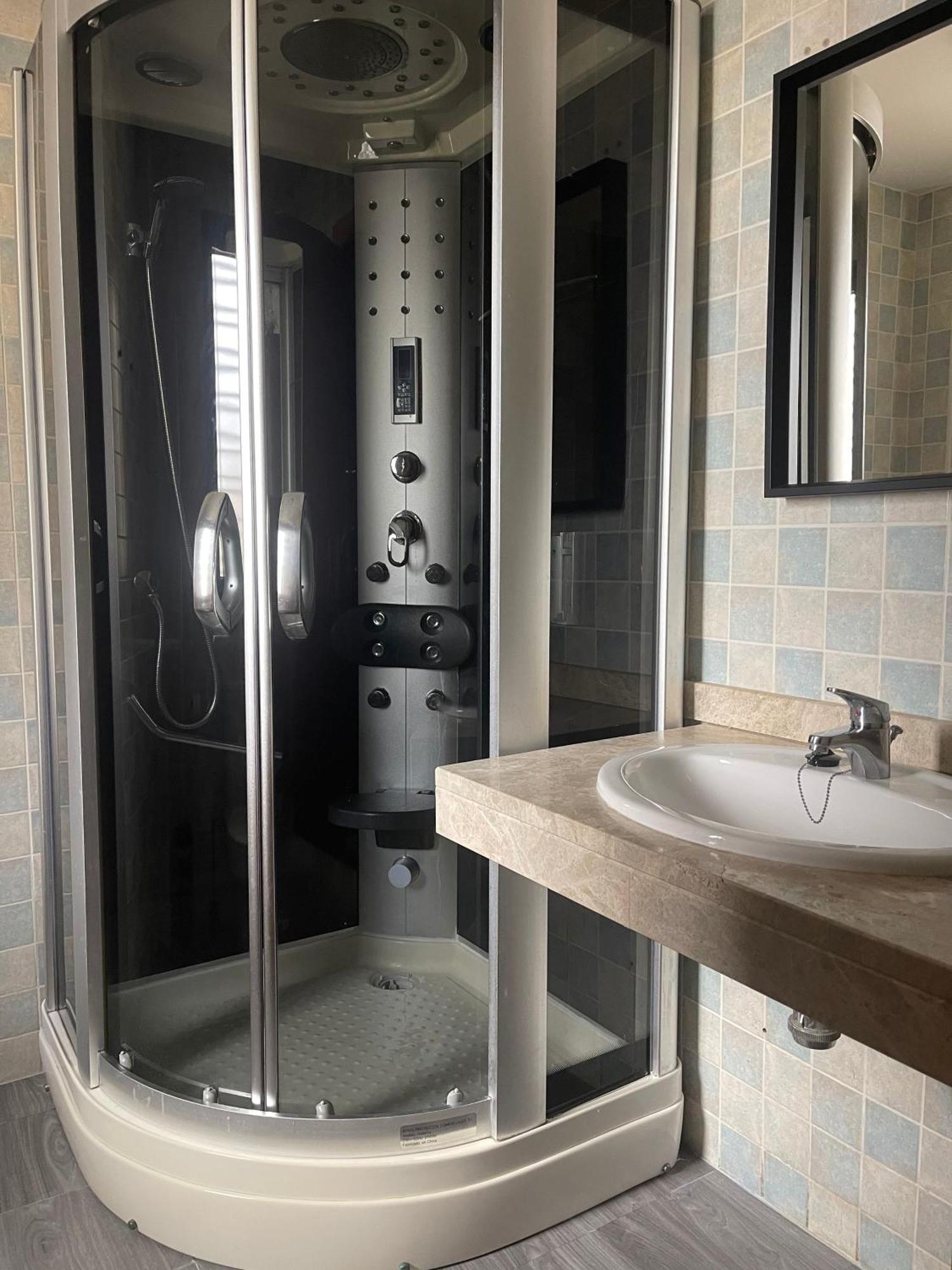 Stelarium-Suite Con Bano Privado En Casa Compartida-Uebica2 梅里那德奥拉菲 外观 照片